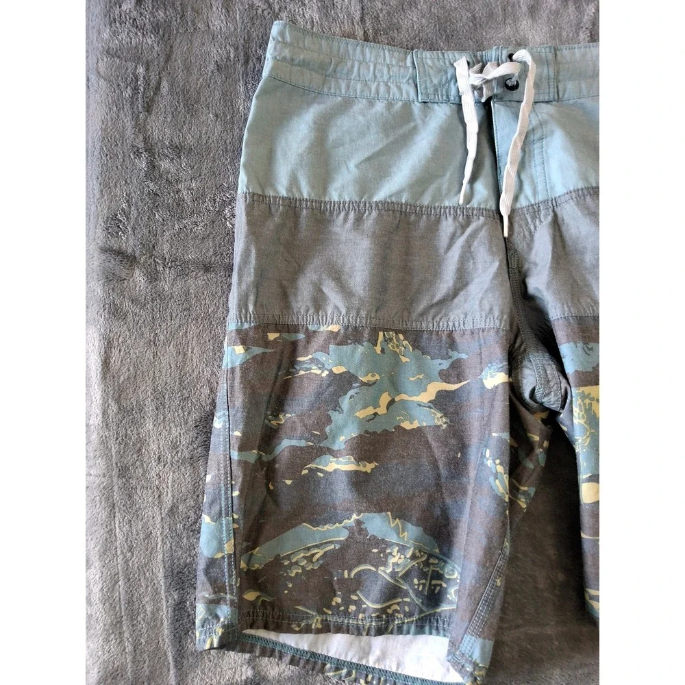 Salty Crew Mens Board Shorts Size 32 Tiger Camo Colorblock Blue Grey Swim Trunks